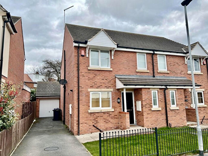 3 Bedroom Semi Detached House To Rent In Greenside Lane, Hoyland, Barnsley, S74