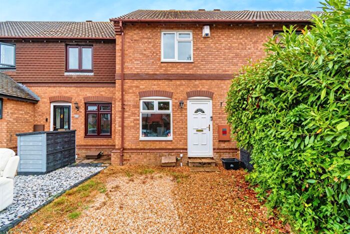 2 Bedroom Terraced House For Sale In Cowley Close, Southampton, SO16