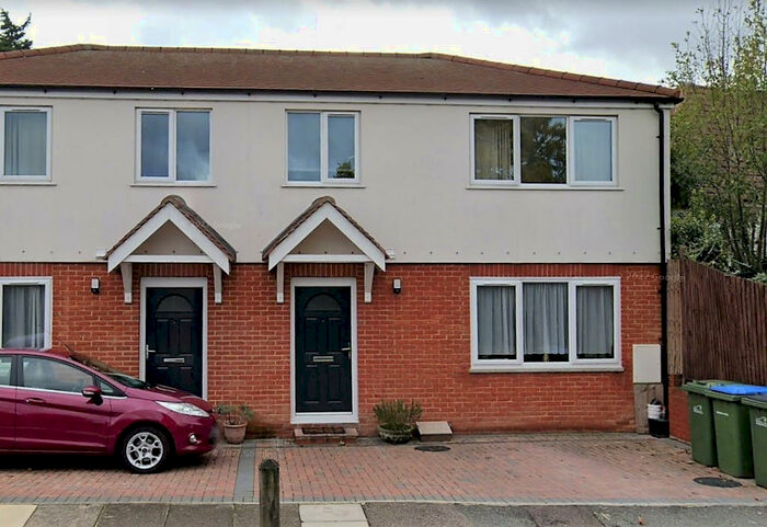 2 Bedroom Semi-Detached House To Rent In Glenlea Road, London, SE9