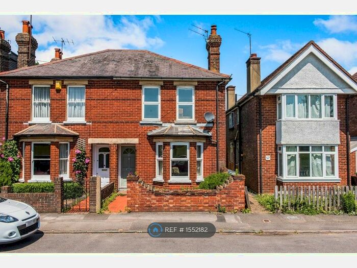 2 Bedroom Flat To Rent In Stocton Road, Guildford, GU1