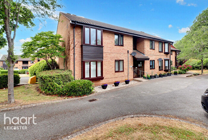 2 Bedroom Apartment For Sale In Fern Close, Leicester, LE7