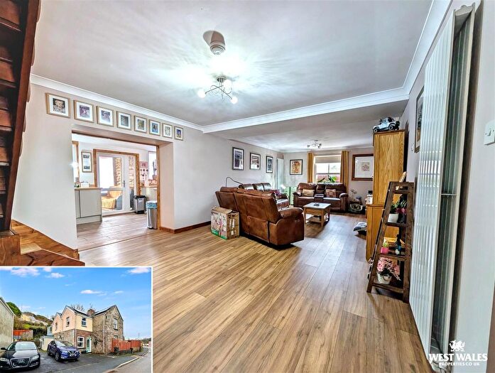 5 Bedroom Detached House For Sale In St. Clears, Carmarthen, SA33