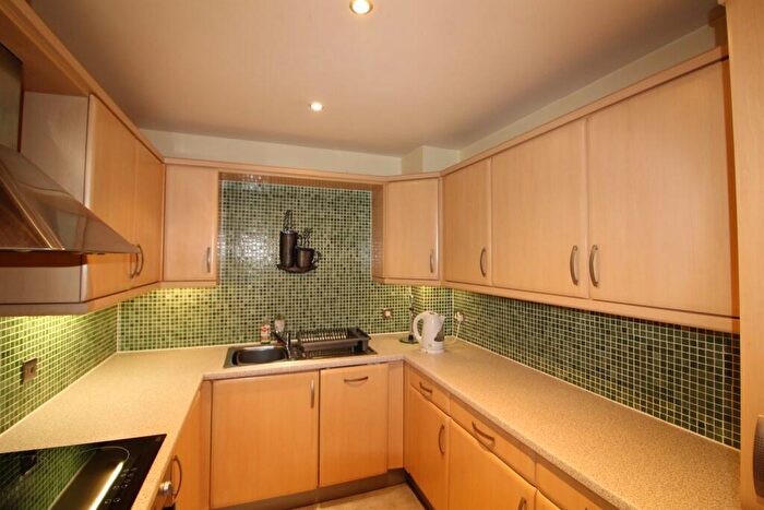 2 Bedroom Apartment To Rent In Whitehall Quay, Leeds, LS1