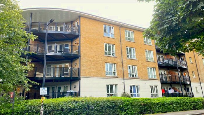 2 Bedroom Flat To Rent In St. Georges Way, London, SE15