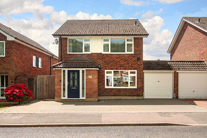 3 Bedroom Link Detached House For Sale In Newford Close, Hemel Hempstead, HP2