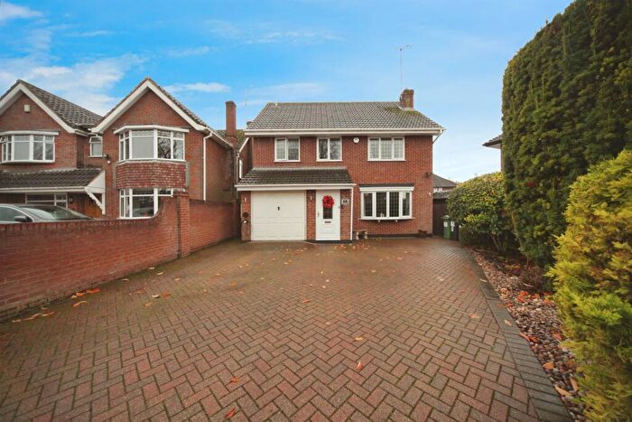 4 Bedroom Detached House For Sale In Bullpond Lane, Dunstable, LU6