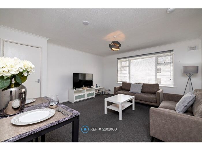 2 Bedroom Flat To Rent In Alexandra Court, Leamington Spa, CV31