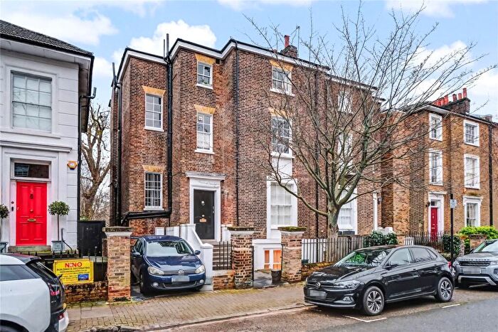 2 Bedroom Apartment For Sale In Belitha Villas, Barnsbury, London, N1