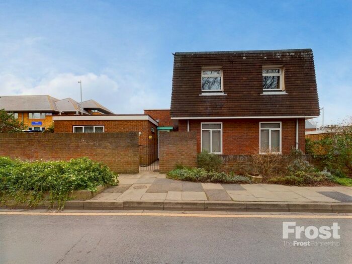 Property To Rent In Station Approach, Sunbury-On-Thames, Surrey, TW16