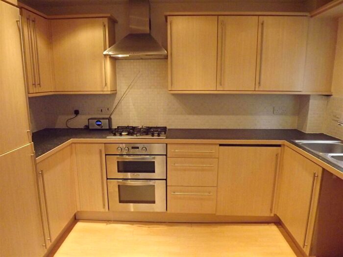 2 Bedroom Flat To Rent In Stavely Way, Gamston, NG2
