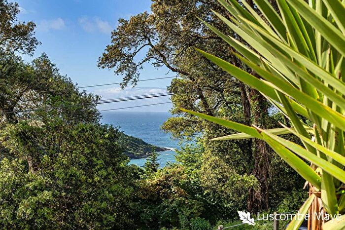 2 Bedroom Flat For Sale In Devon Road, Salcombe, TQ8