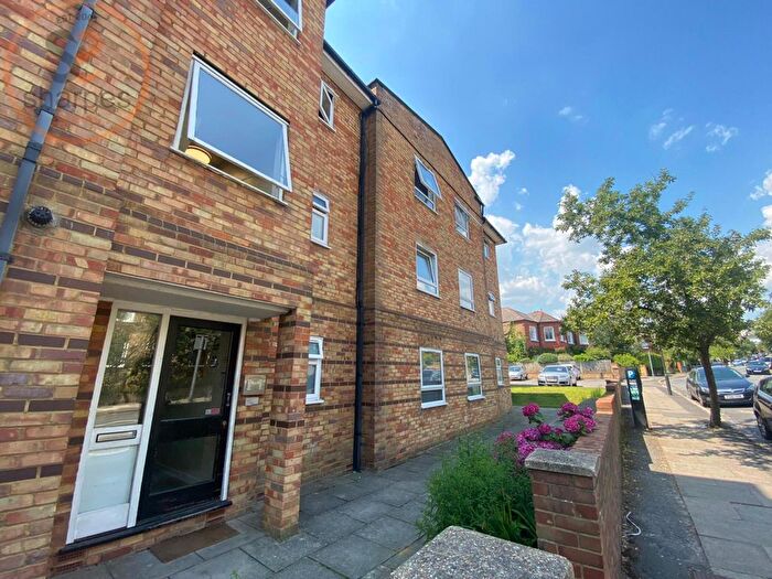 1 Bedroom Flat To Rent In Daytone House, London, SW20