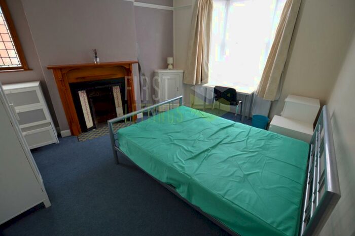 5 Bedroom Terraced House To Rent In Lorne Road, Leicester, LE2