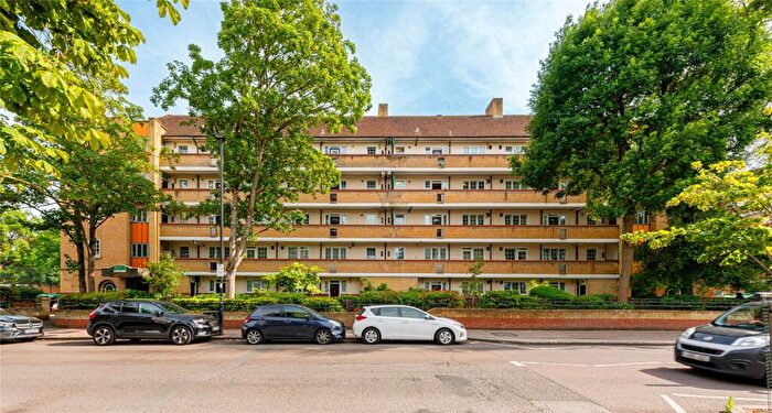 2 Bedroom Apartment For Sale In Tufnell Park Road, Islington, London, N7