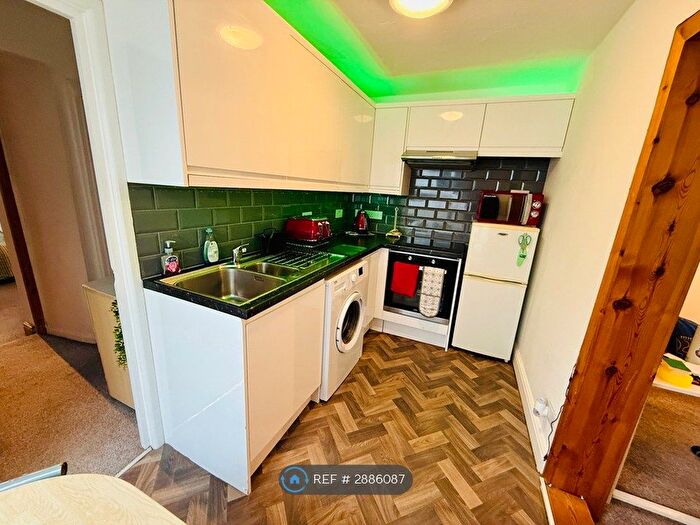 1 Bedroom Flat To Rent In Tower Road, Newquay, TR7