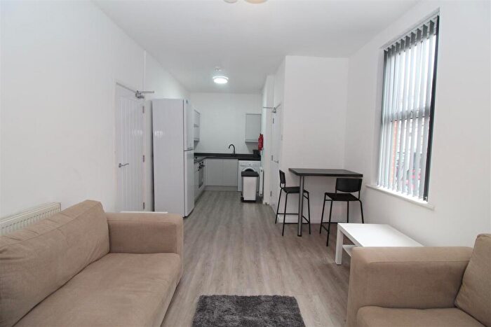 5 Bedroom House To Rent In Flora Street, Cathays, Cardiff, CF24