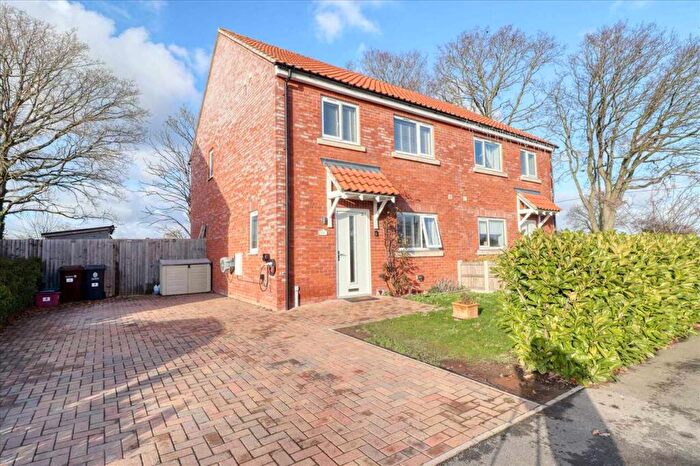 3 Bedroom Semi-Detached House For Sale In The Oaks, Great Oakley, Great Oakley, CO12