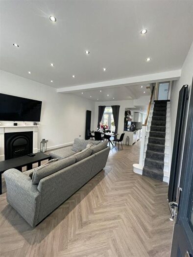 3 Bedroom Terraced House To Rent In Coningsby Road, London, W5