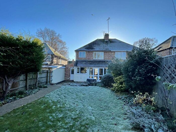 3 Bedroom Semi-Detached House To Rent In Cope Road, Banbury, OX16