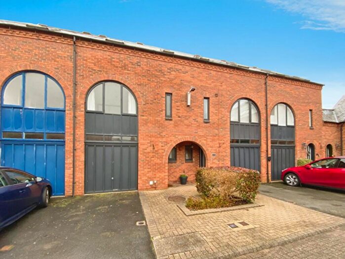 3 Bedroom Terraced House For Sale In College Mews, Stratford-upon-Avon, CV37