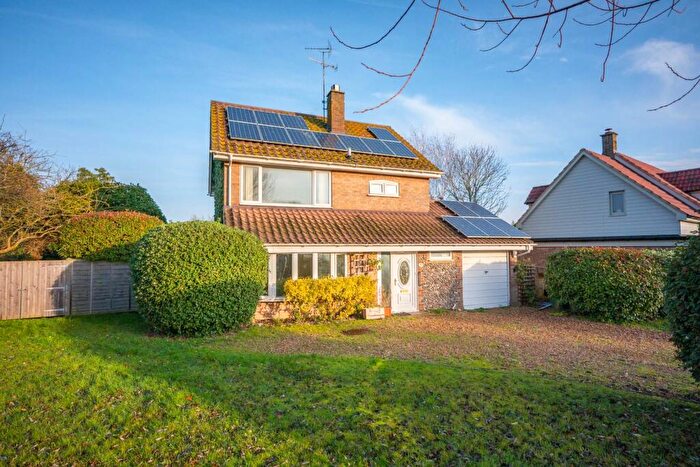 3 Bedroom Detached House For Sale In Kingsway, Blakeney, NR25