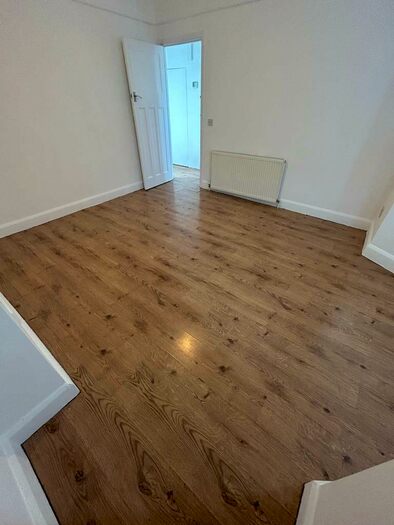 3 Bedroom Semi-Detached House To Rent In Oak Grove Road, London, SE20