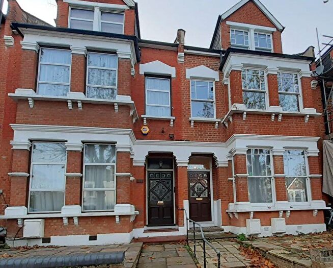 3 Bedroom Flat To Rent In Curzon Road, Muswell Hill, N10
