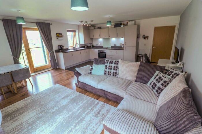 2 Bedroom Flat To Rent In Crossbill Way, Newhall, Harlow, CM17