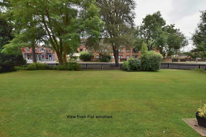 1 Bedroom Flat To Rent In Homefield House, Barton Court Road, New Milton, Hampshire., BH25