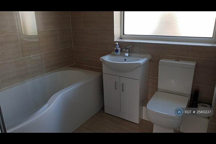 2 Bedroom Flat To Rent In Blandon Way, Cardiff, CF14