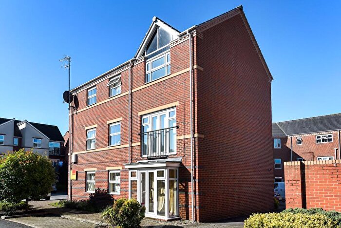 2 Bedroom Flat For Sale In Banbury, Oxfordshire, OX16