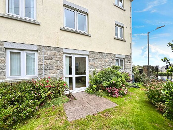 1 Bedroom Flat For Sale In Ground Floor Flat For Over 's, Camborne, TR14