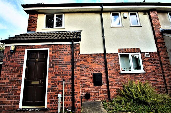 4 Bedroom Semi Detached House To Rent In Redshaw Close, Fallowfield, M14