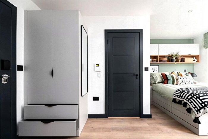Apartment To Rent In Charlotte Street, City Centre, BS1