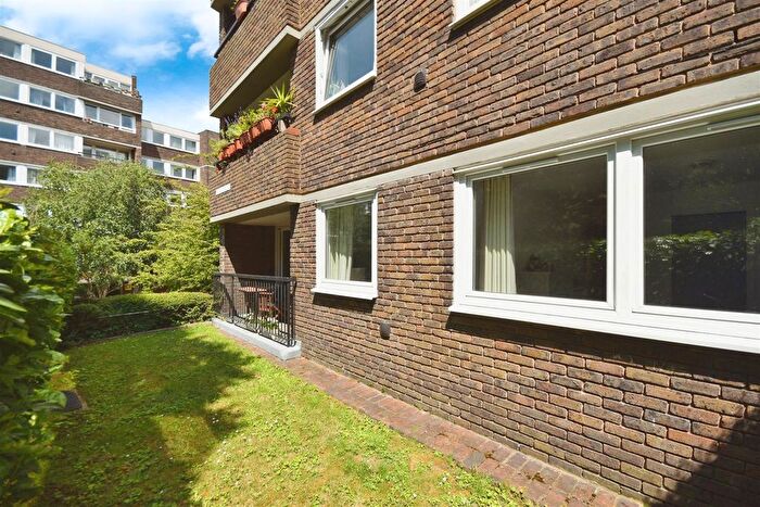 2 Bedroom Flat For Sale In Nero Court, Brentford Dock, TW8