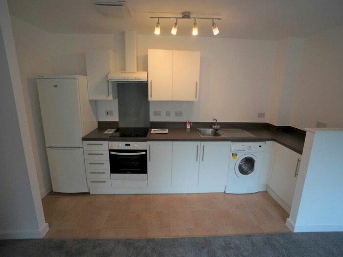 2 Bedroom Flat To Rent In Sweetman Place, Bristol, BS2