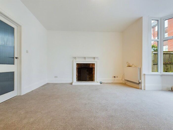 3 Bedroom Terraced House For Sale In Windlesham Avenue, BN1
