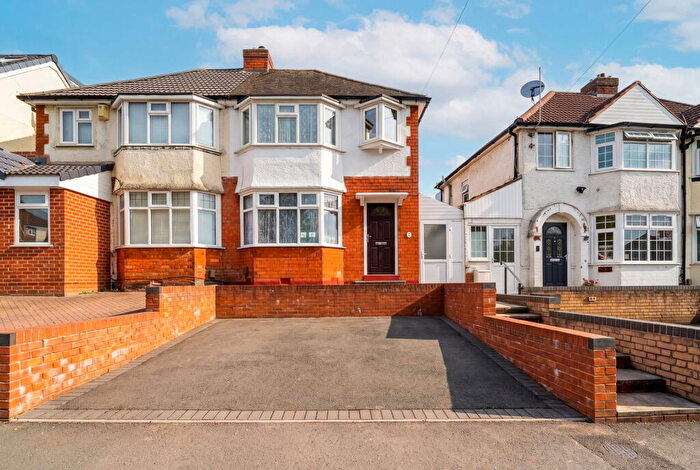 3 Bedroom Semi Detached House For Sale In Steyning Road, South Yardley, B26