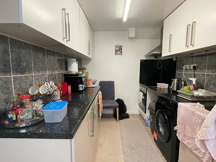 3 Bedroom Terraced House For Sale In Scots Close, Staines, TW19