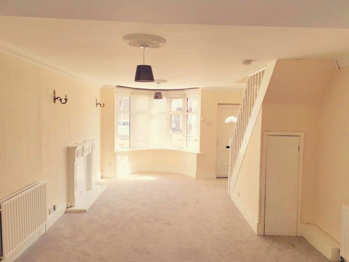 2 Bedroom Property To Rent In Maple Crescent, Blackfen, Sidcup, DA15