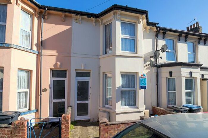 1 Bedroom Flat To Rent In Oswald Road, CT17
