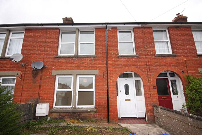 3 Bedroom Terraced House To Rent In Heath Rd, Salisbury, SP2