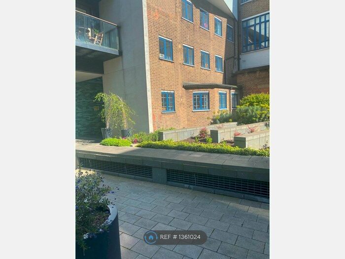 Studio To Rent In Grange Yard, London, SE1