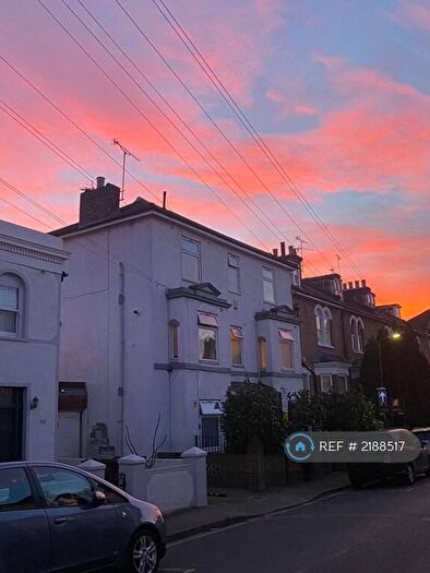 2 Bedroom Flat To Rent In Darnley Street, Gravesend, DA11