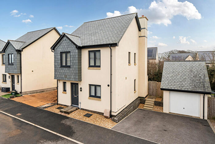 3 Bedroom Link Detached House For Sale In Clover Park, Brixton, Devon, PL8