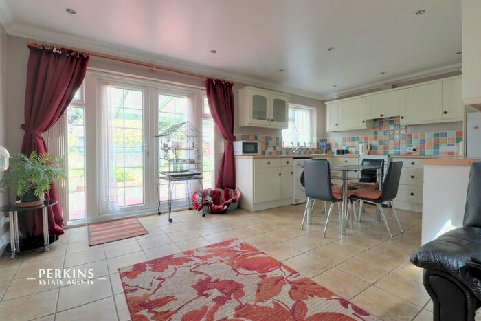 3 Bedroom Detached Bungalow To Rent In Marnham Crescent, Greenford, UB6