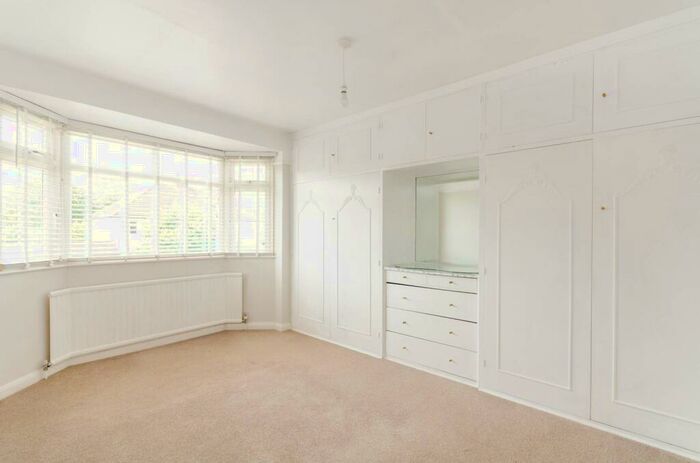 3 Bedroom Semi-Detached House To Rent In Quinton Road, Thames Ditton, KT7