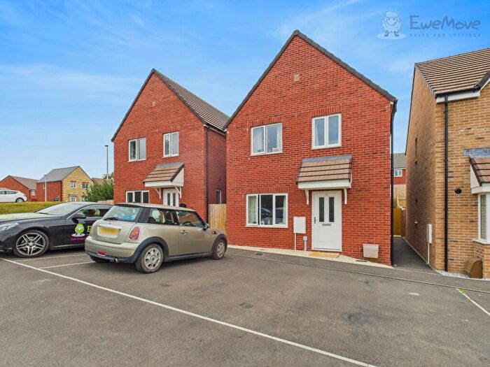 3 Bedroom Detached House For Sale In Catkins Close, South Molton, Devon, EX36