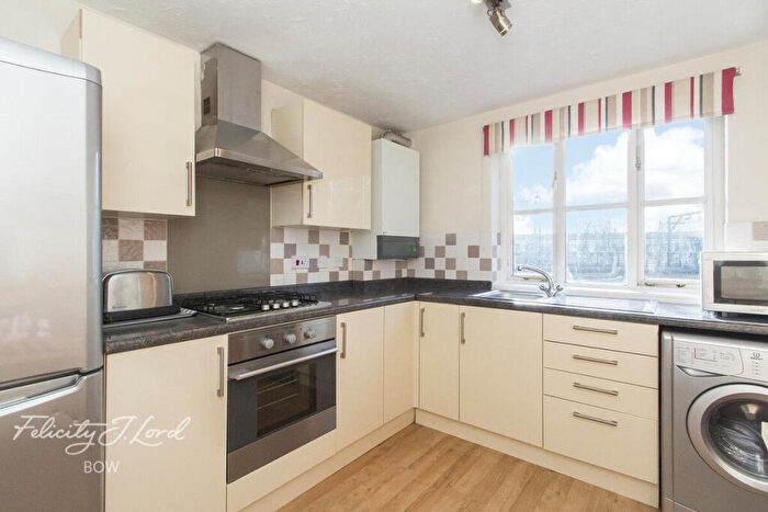 2 Bedroom Flat For Sale In Tidworth Road, London, E3
