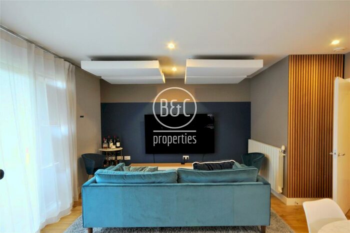 2 Bedroom Apartment To Rent In Campbell Court, Embry Road, Kidbrooke Village, SE9